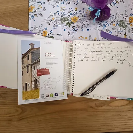 بيت ضيافة Apartma Rosemarin *